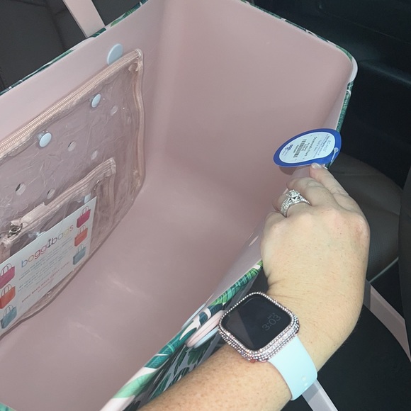 NWT Limited Edition XL Bogg Bag..OBO - Picture 2 of 3